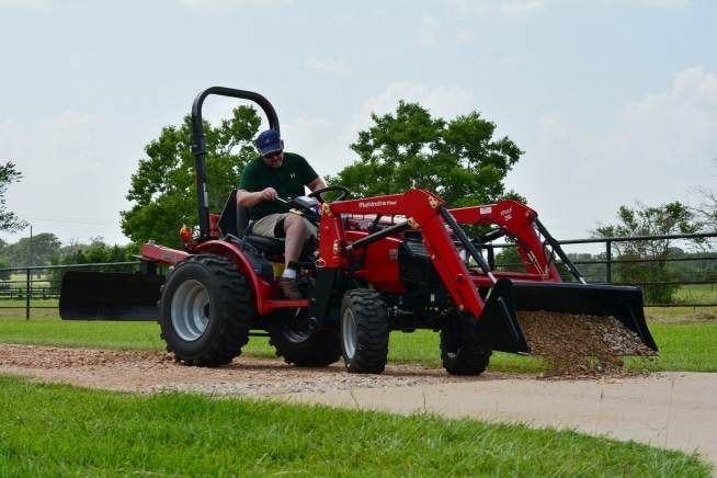 Max 26 xl with loader and blade.jpg